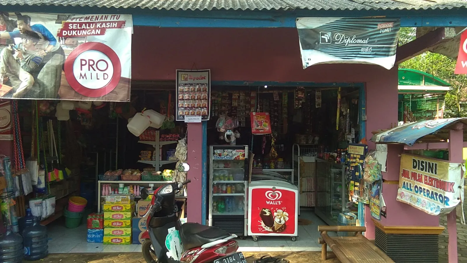 Toko Sari Putri (Bu Saritem)