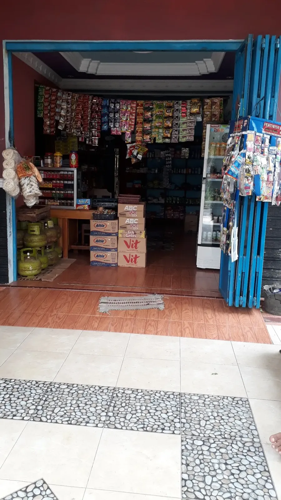Toko sembako dua R