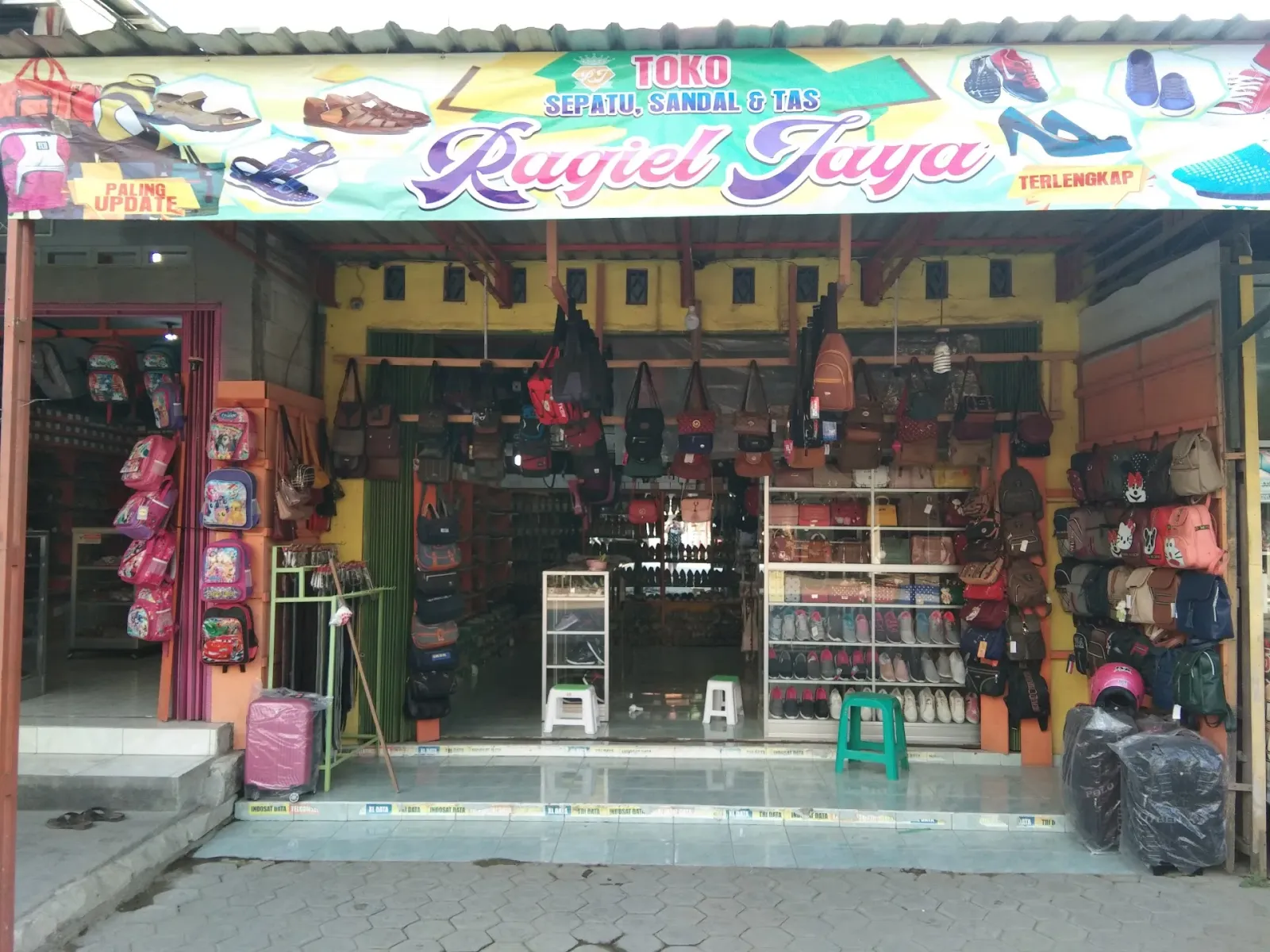 Toko Sepatu Sandal Tas Ragil Jaya