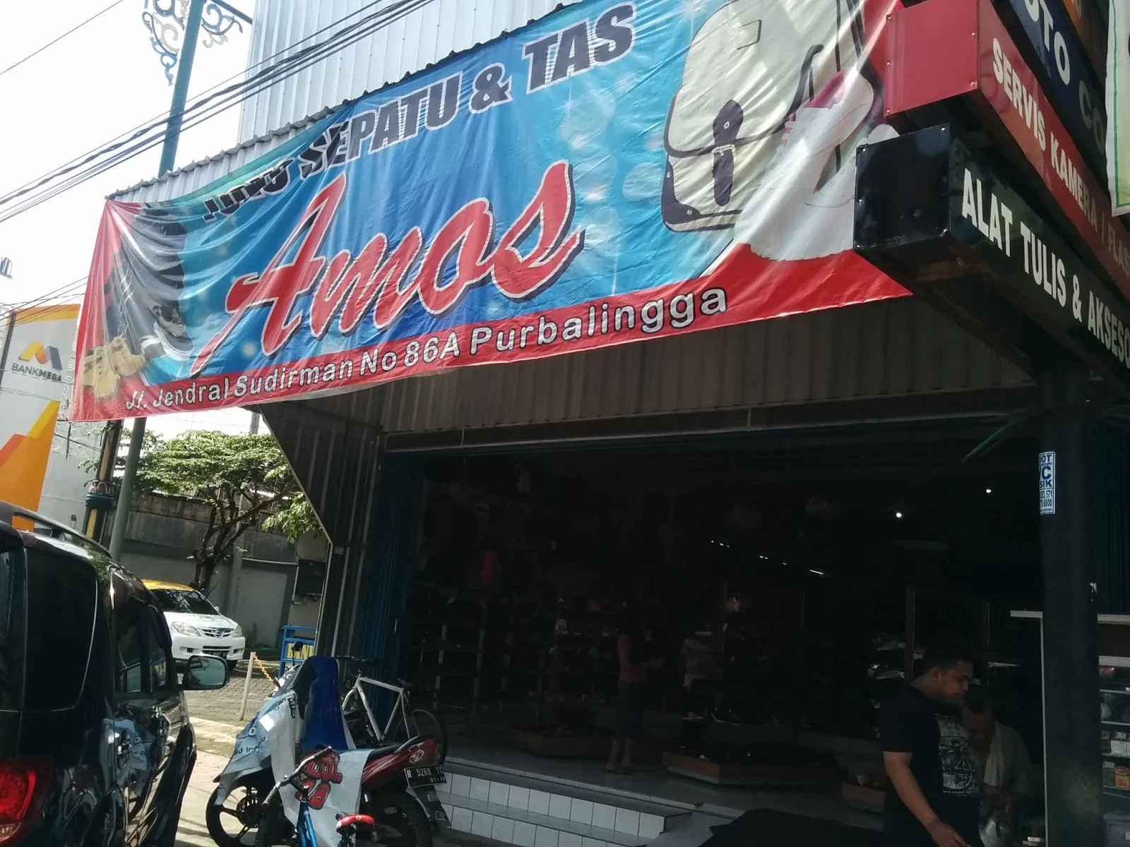 Toko Sepatu & Tas Amos