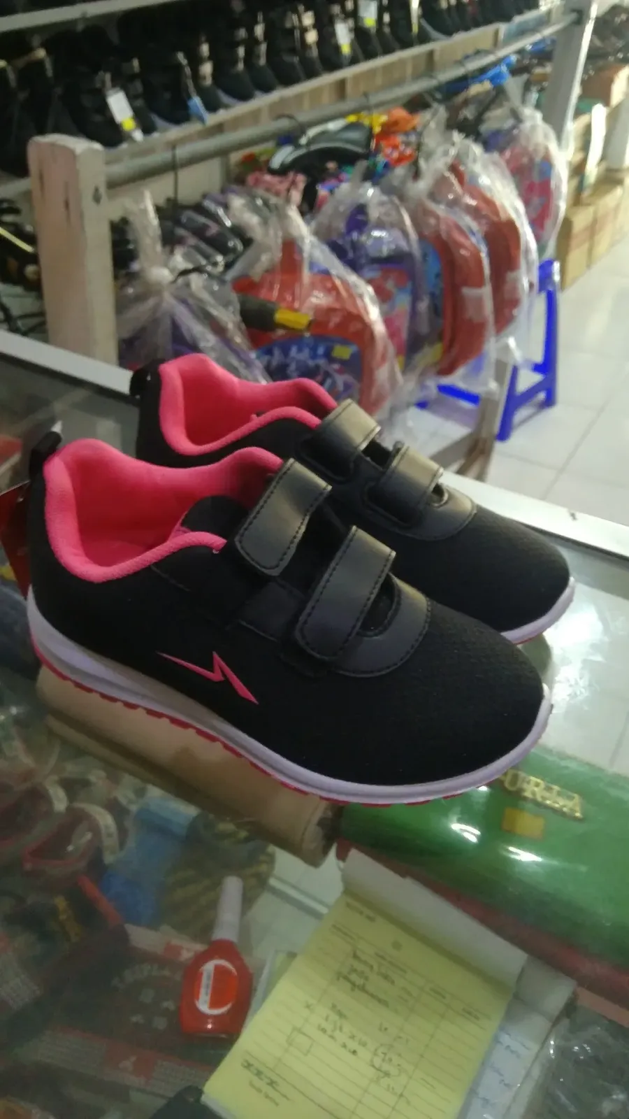 Toko Sepatu & Tas Fadly Harmonis