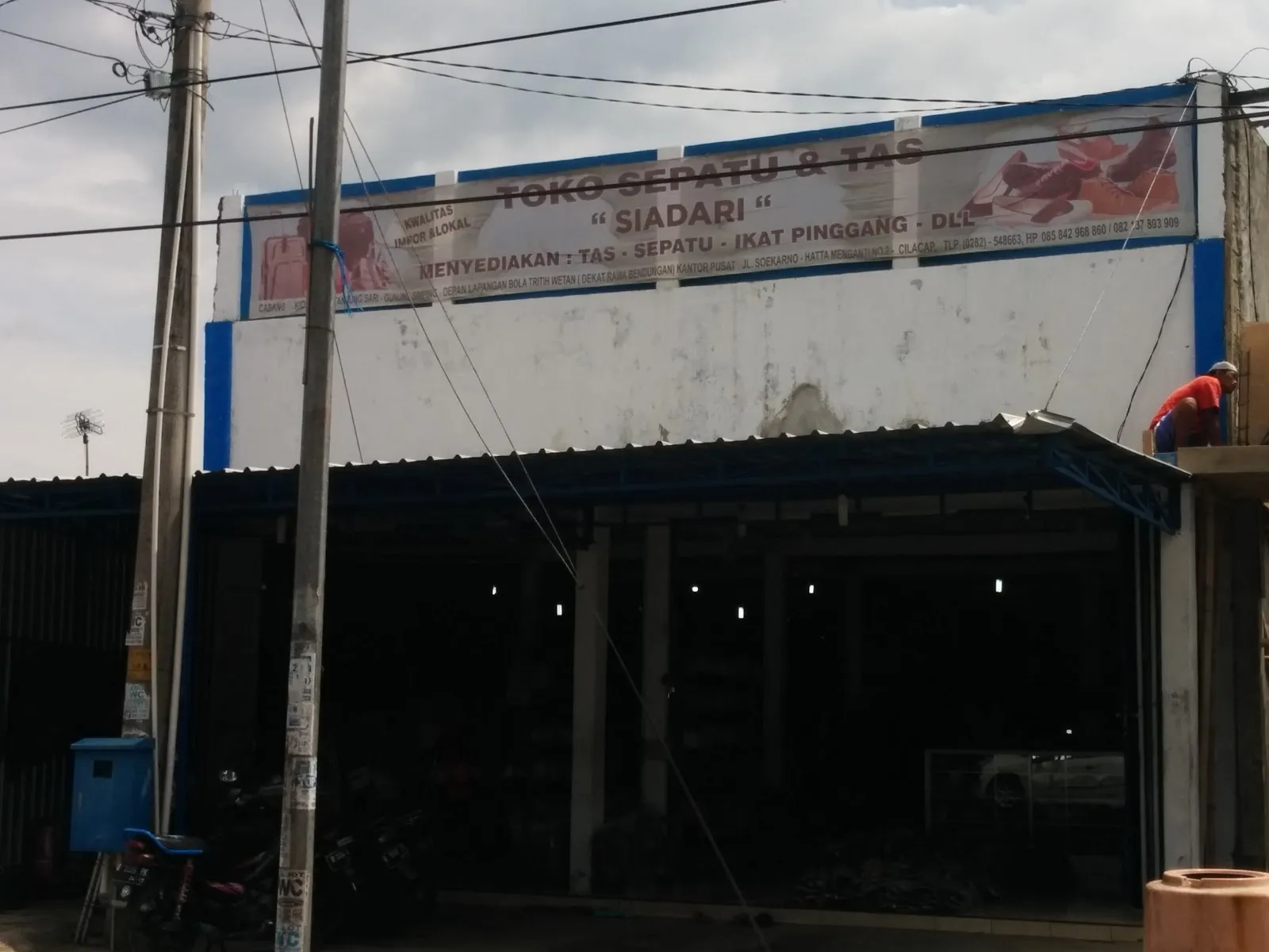 Toko Sepatu & Tas Siadari