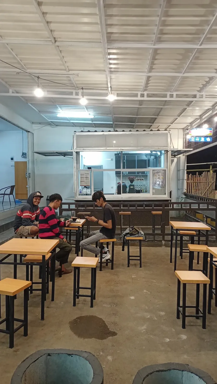 Tunjung Coffee & Chill