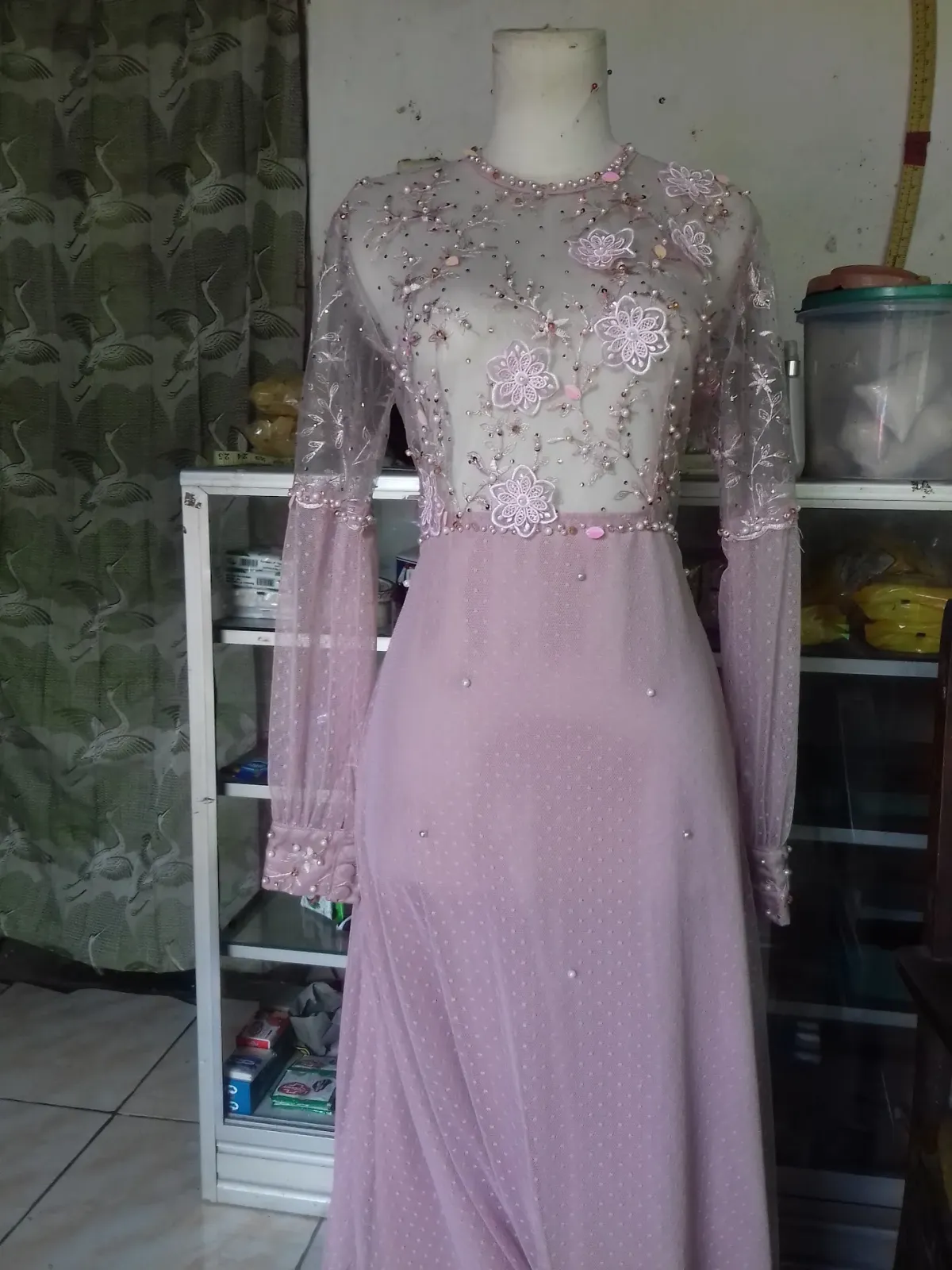 Usaha Payet Gaun Kebaya