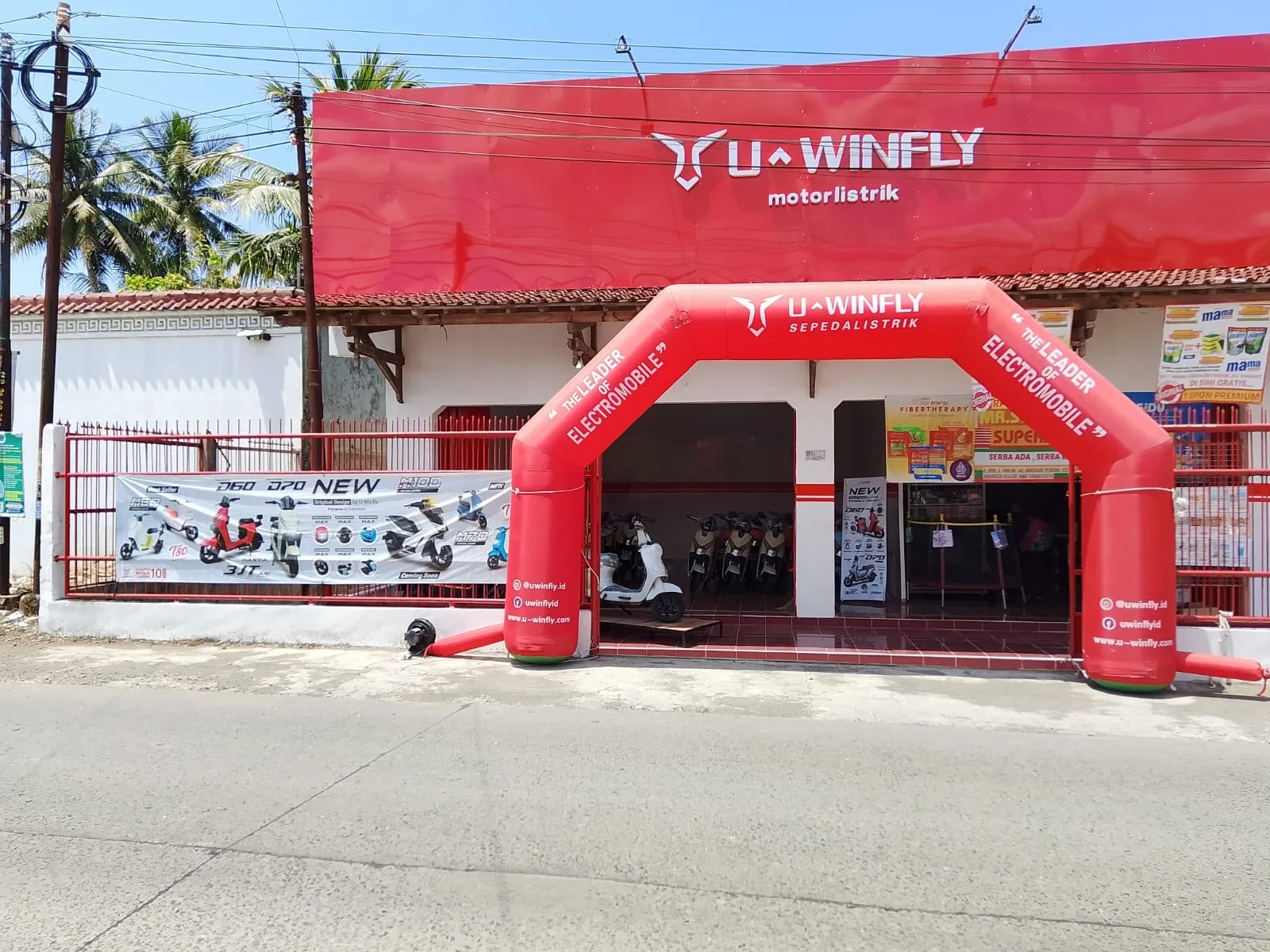 Uwinfly Lebeng Kesugihan (Cahaya Elektronik)