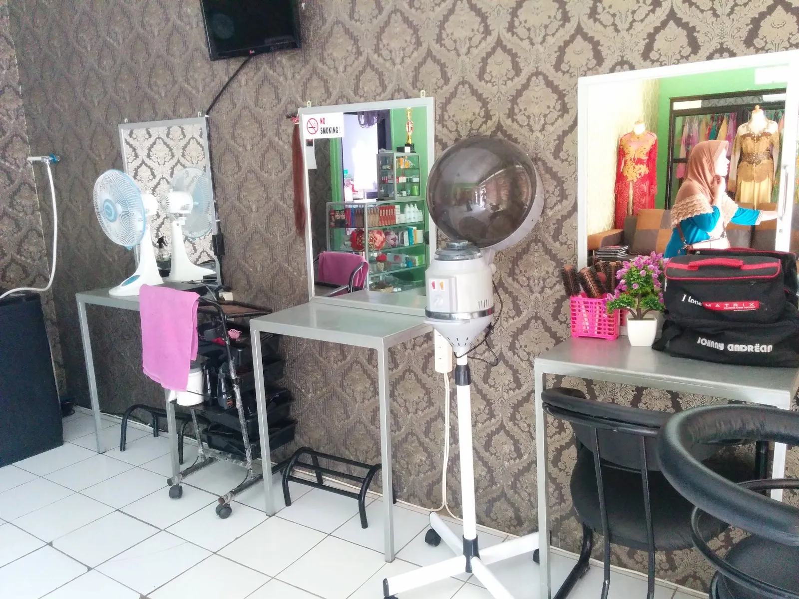 Wahyu Salon, Rias Pengantin (Ibu Fatwa Sugesti)