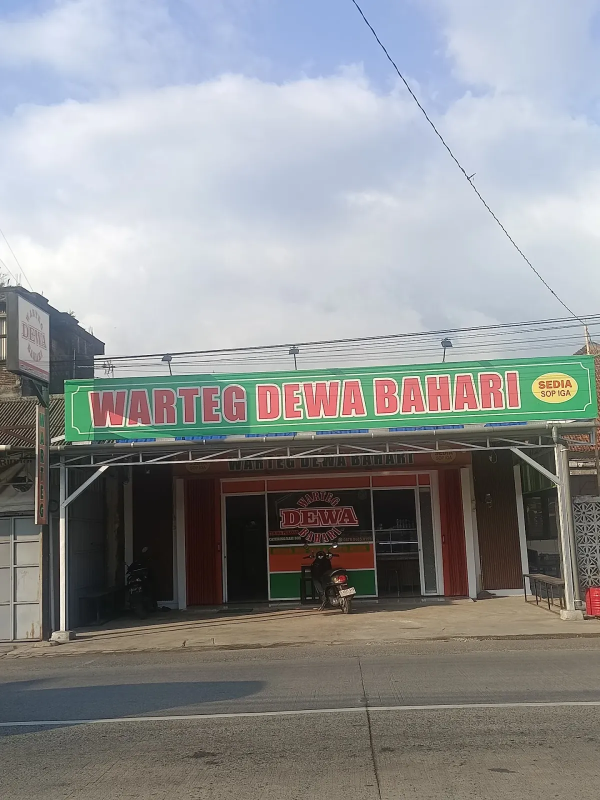 Warteg Dewa Bahari " sedia SOP IGA & SOTO AYAM