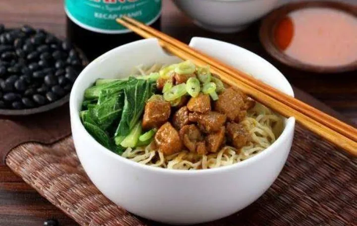 WARUNG BAKSO + MIE AYAM IBU MINEM
