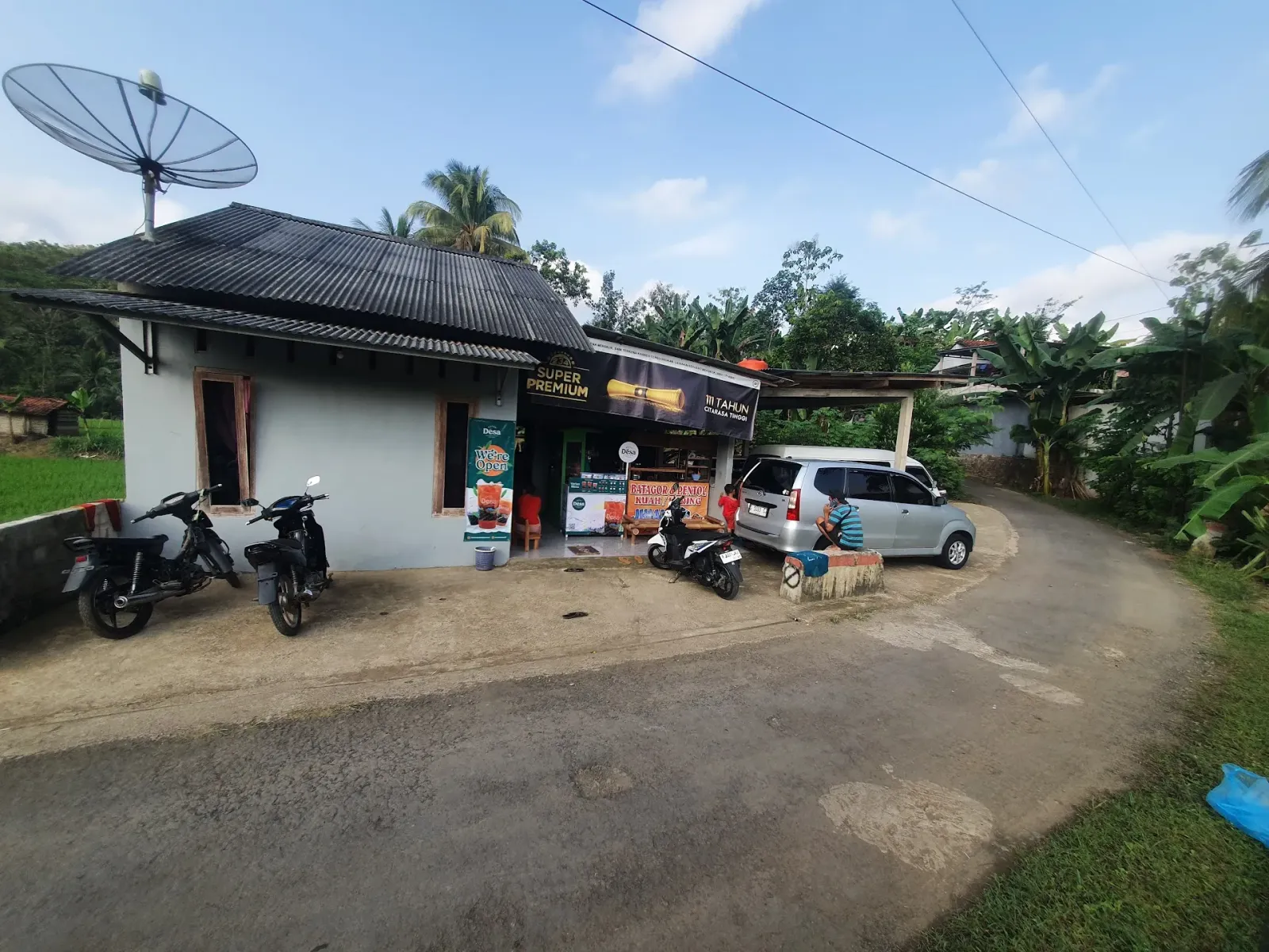 Warung Batagor, Es Teh Desa,Cucian Motor & Mobil