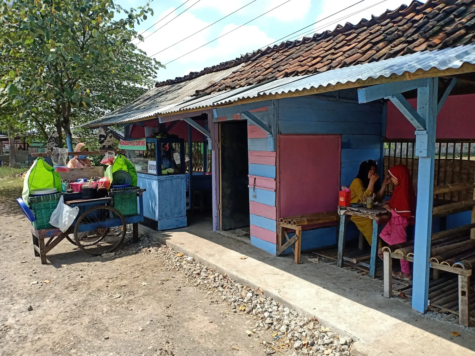 Warung gado-gado dan es dawet Mz.po