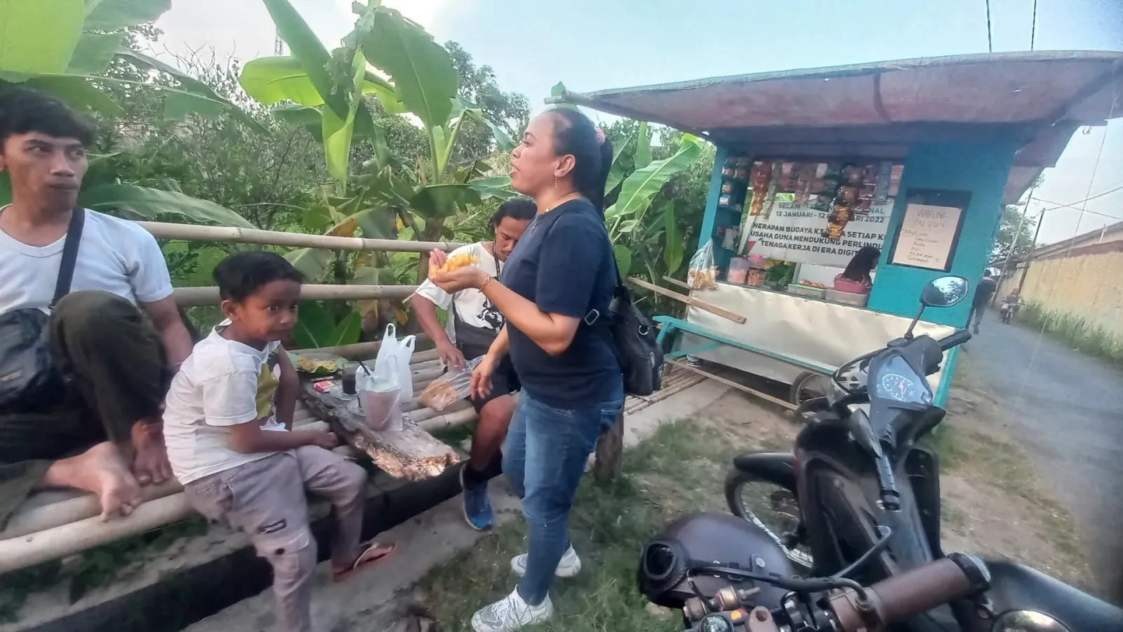 Warung Ibu Pon Pojok Maesa