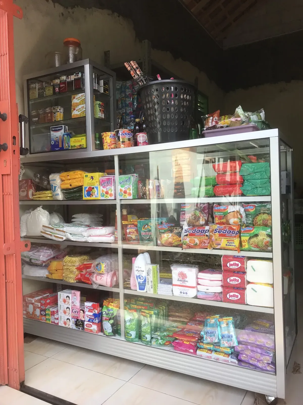 Warung Kelontong Ibu Sutinah