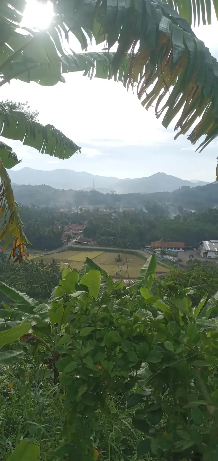Warung Kopi Bu Lastri Pinggir Kali