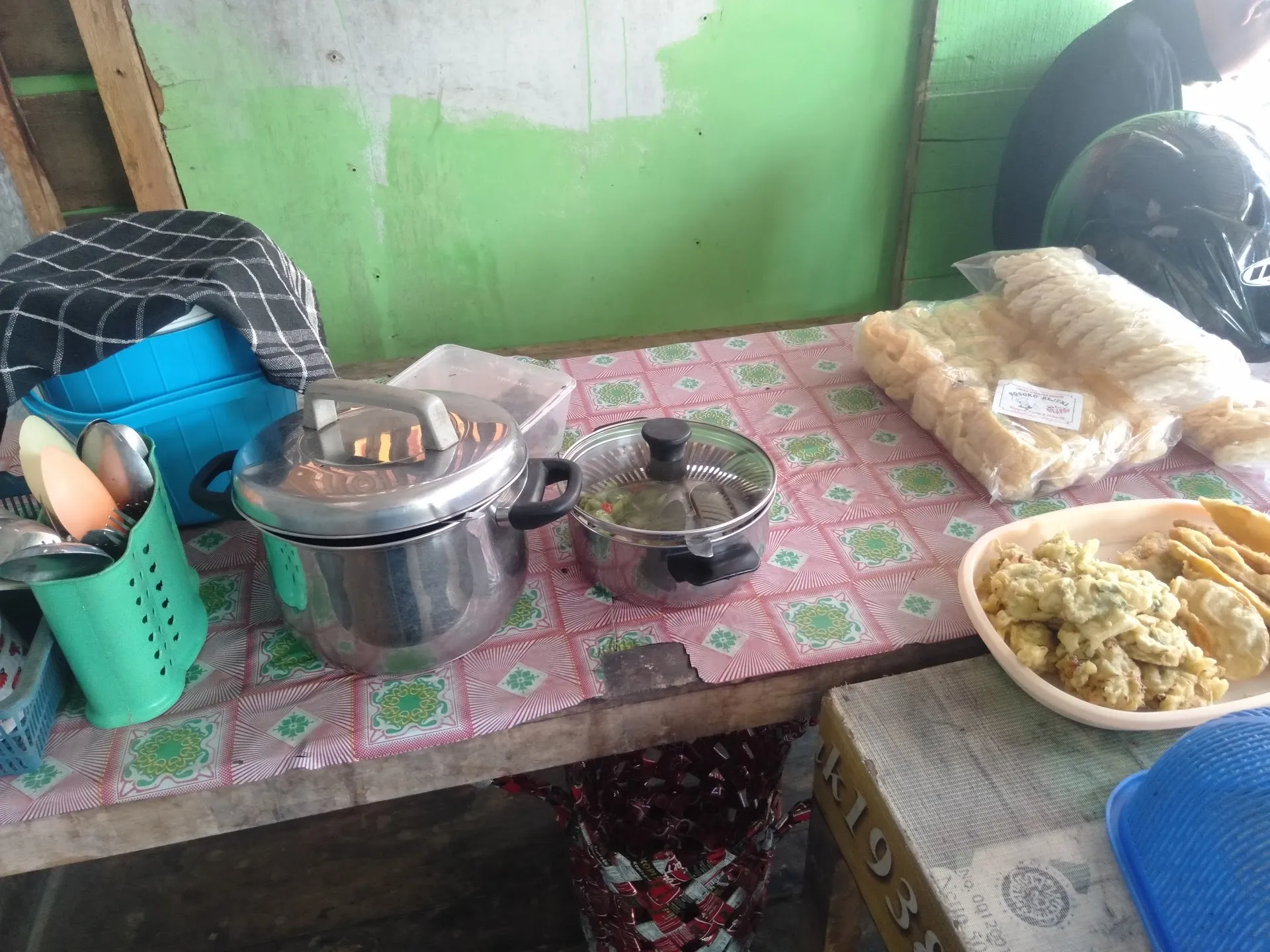 Warung kopi paman Botak