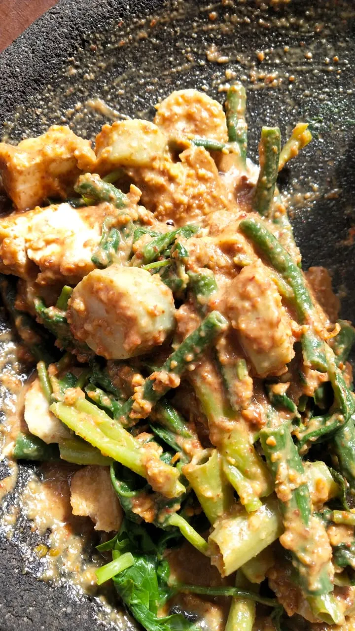 Bu Sri's Lotek Warung
