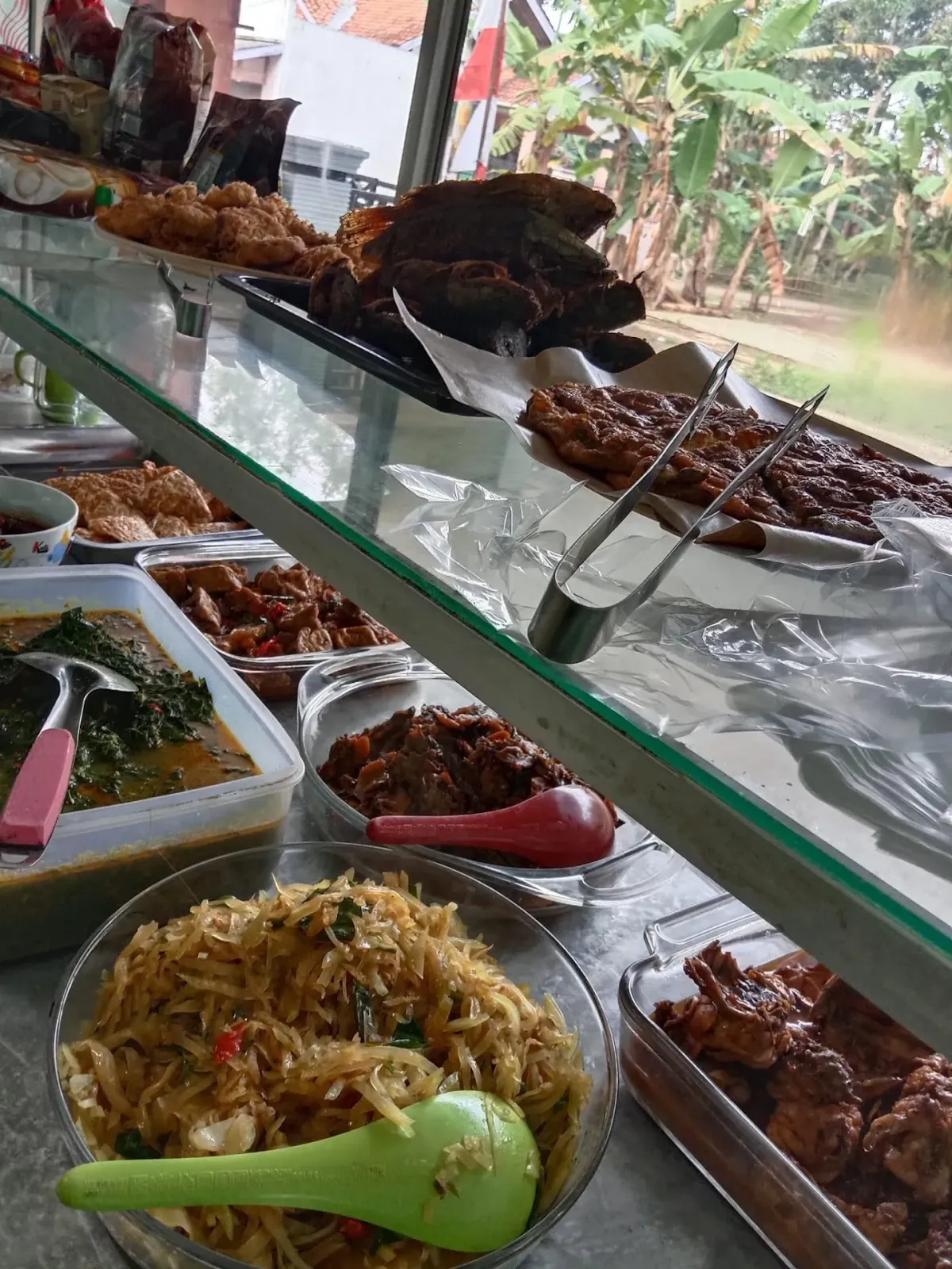 WARUNG MAKAN ARYATI BASUKI