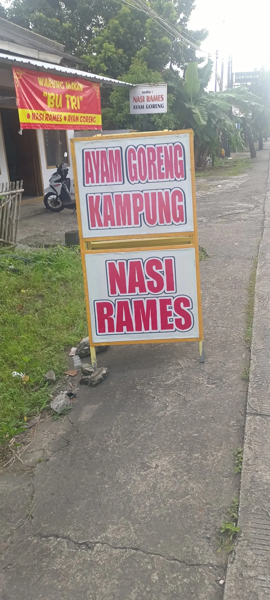 Bu Tri's Warung