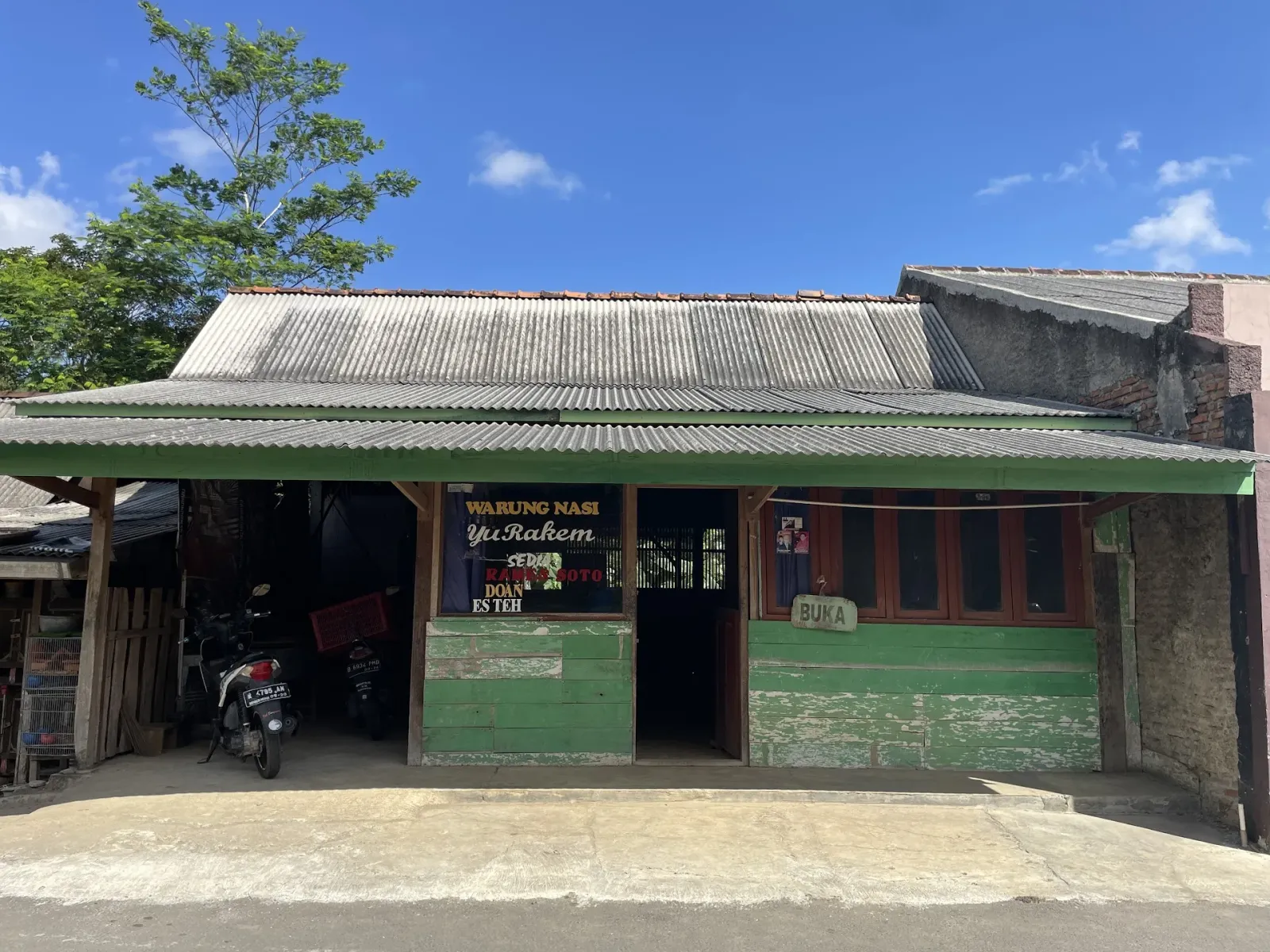 Warung Makan dan Soto Yu Rakem