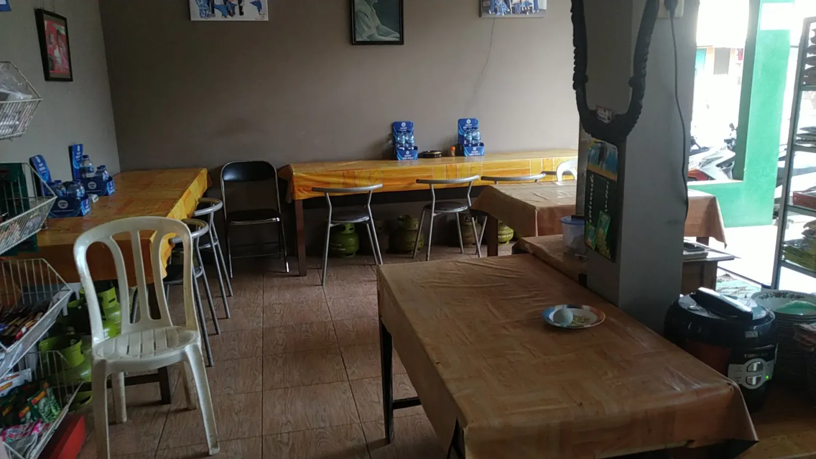 Warung makan MERIL