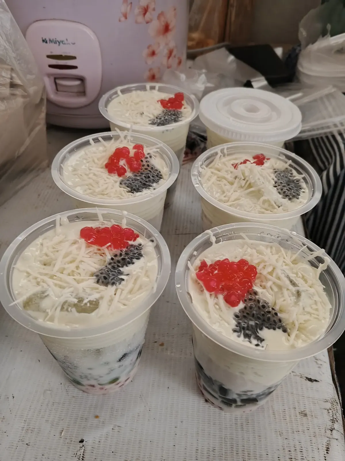 Warung MAMA Isah karedok & Es campur