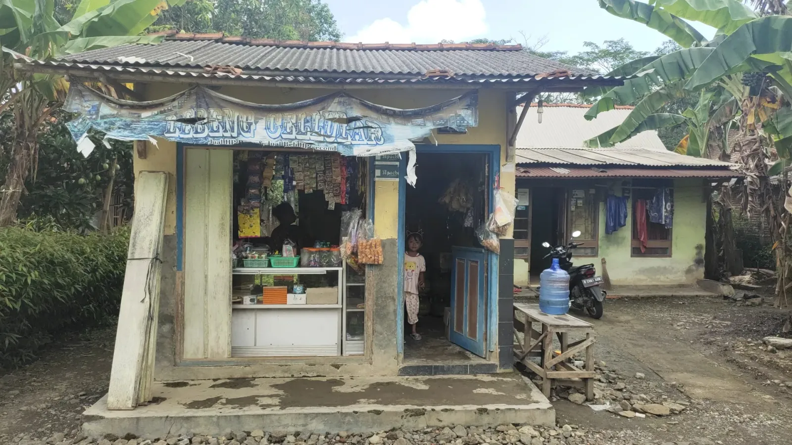 Mbah Panut's Mendoan Warung
