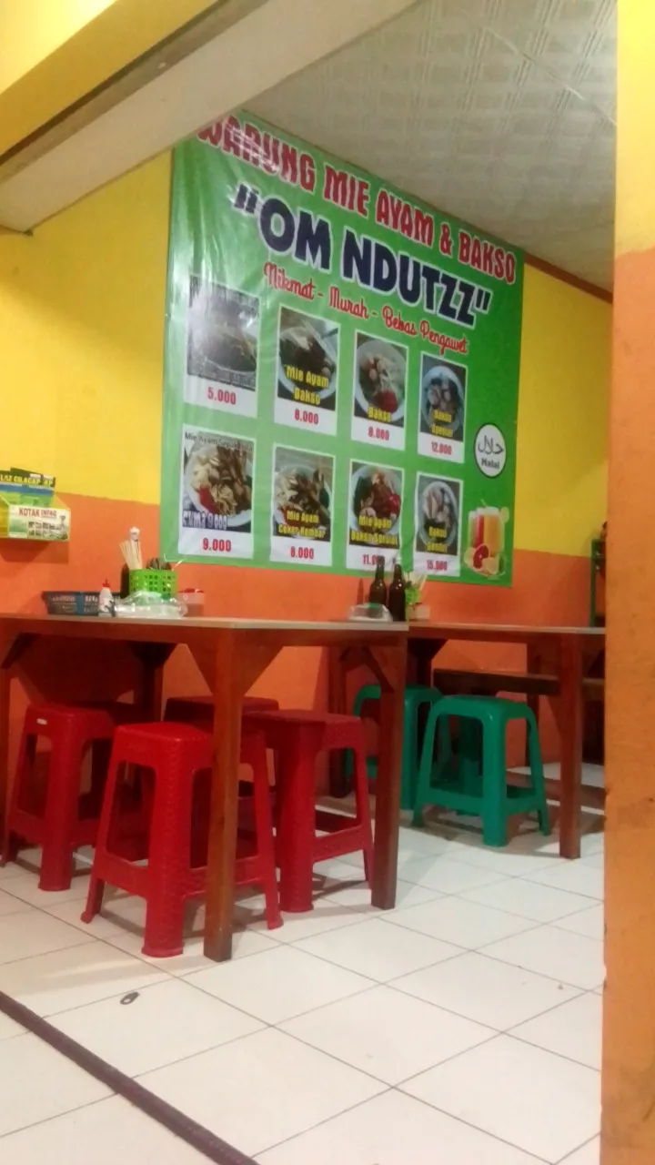 OM NDUTZZ Chicken Noodle & Meatball Warung