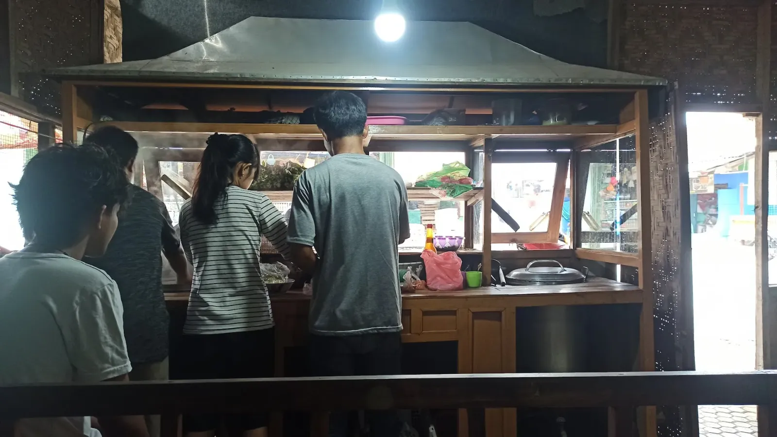 Warung Mie Ayam dan Bakso Noni Margasana