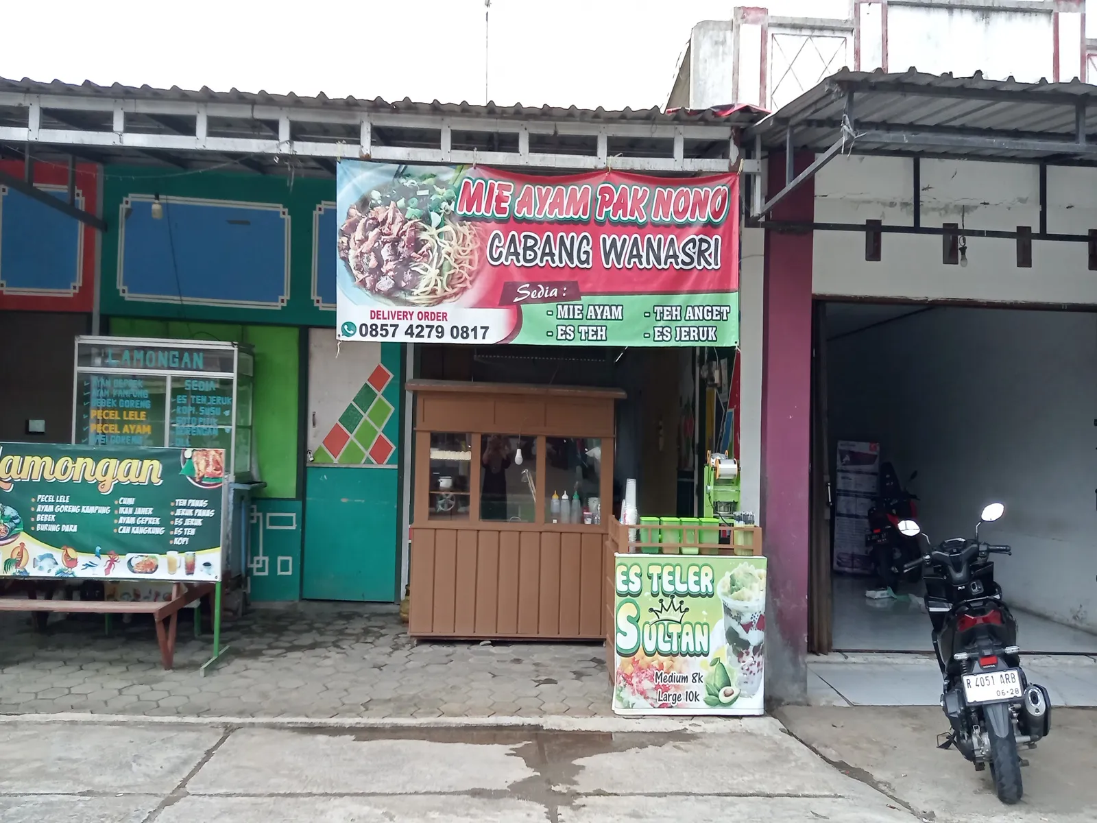 Warung mie ayam pak nono cabang wanasri
