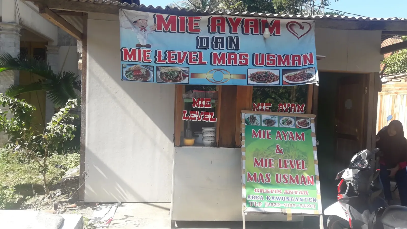 Warung mie ayam,Ayam bakar DLL BLAKASUTA