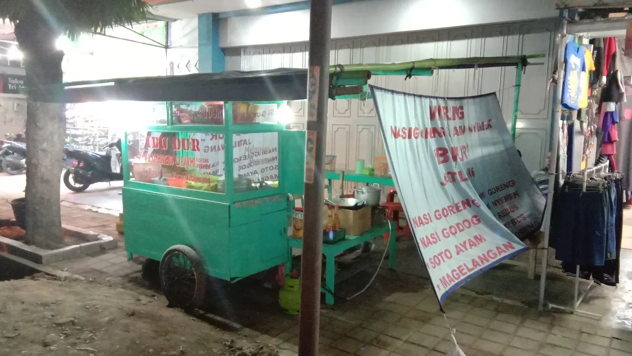 Warung Nasi Goreng & Bakmie Nyemek "BU DUR" Jatilawang