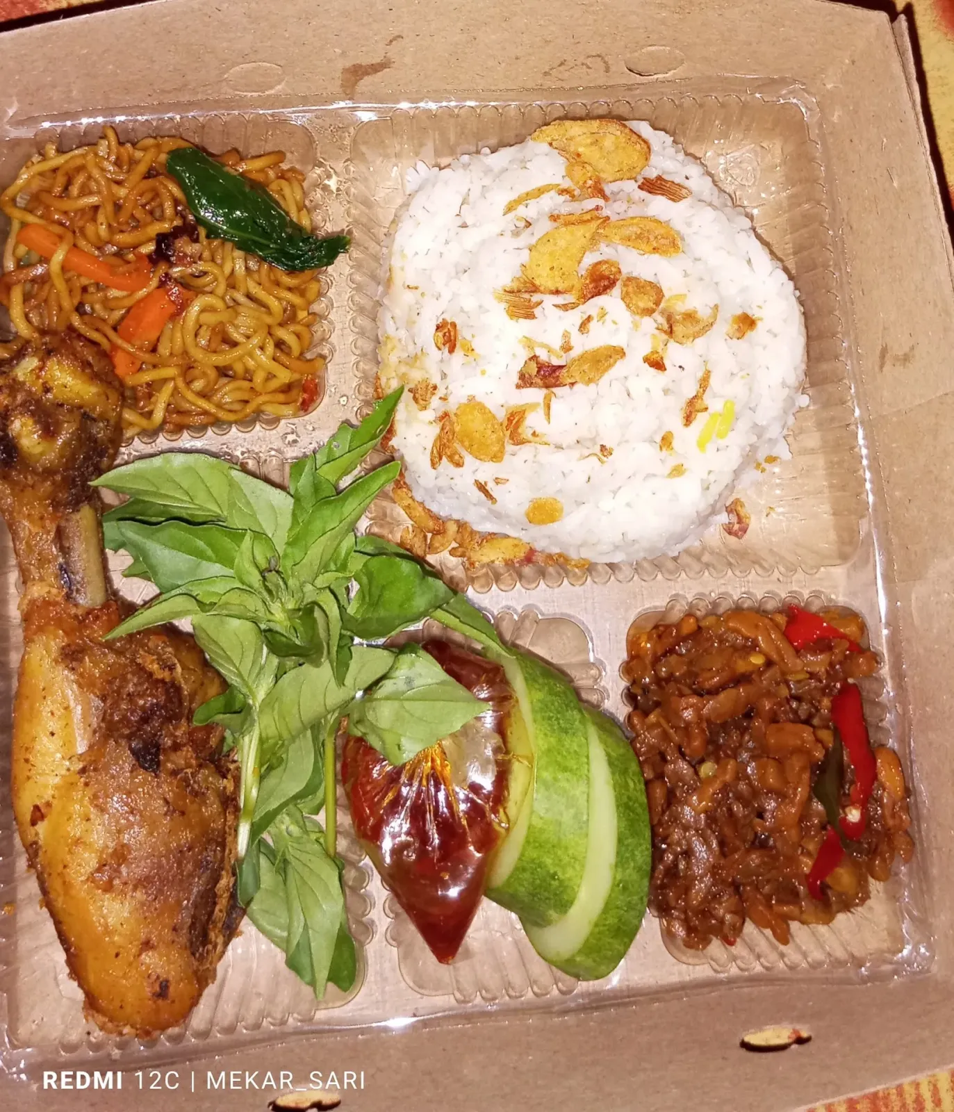 Warung nasi "MEKAR SARI"