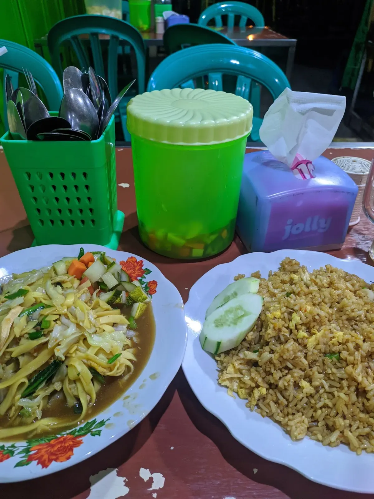 Warung Pak Jono Nasi Goreng dan Bihun Goreng