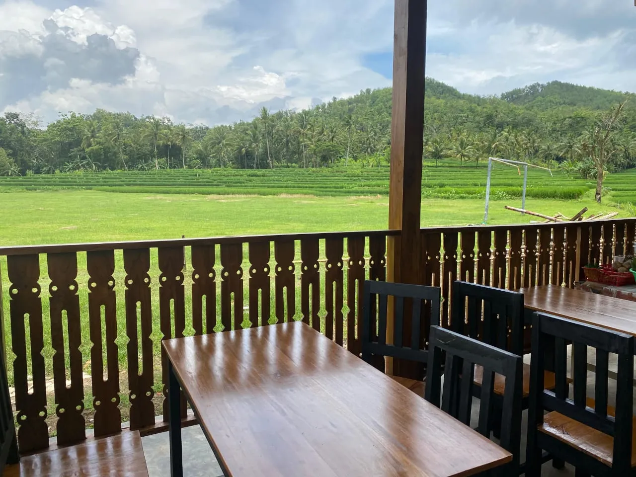 Warung Pecel pojok lapangan