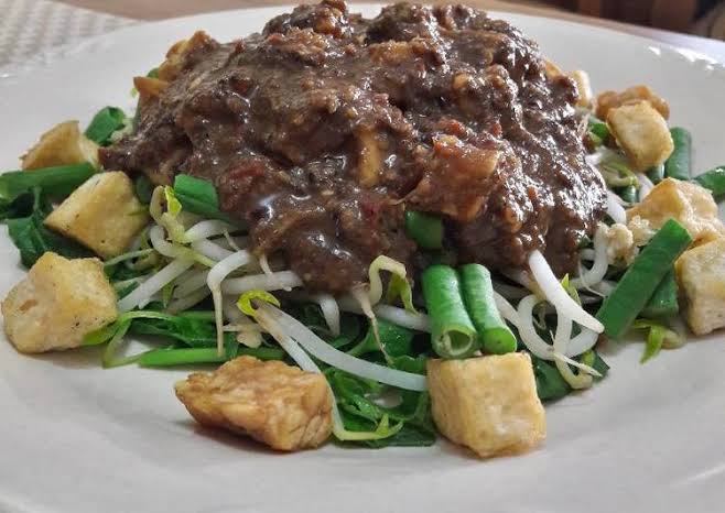 Warung Rujak Mama Dewi