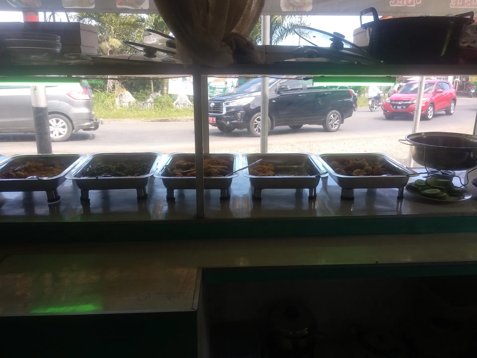 Warung sambel lalap dan sop iga sapi