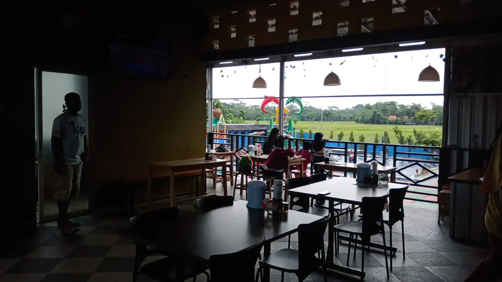 Warung Saras Pesawahan