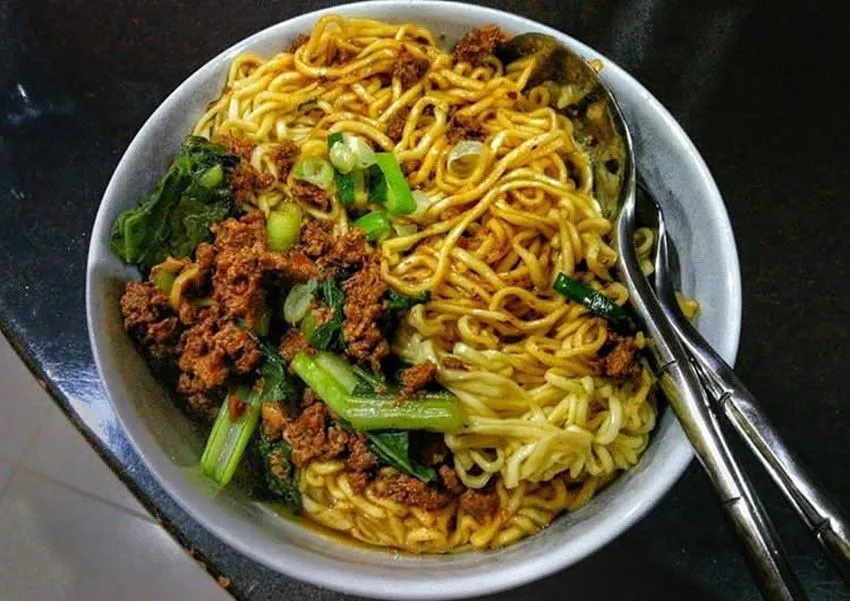 Warung Soto Dan Mie Ayam /warung Joyan Siap Antar Dan Terima Ketring