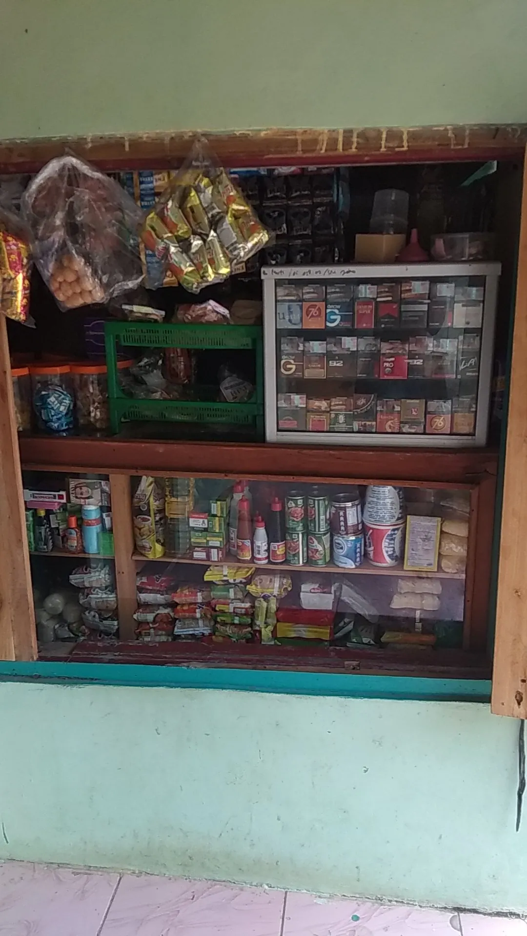 Warung swalayan ibu jatiyem