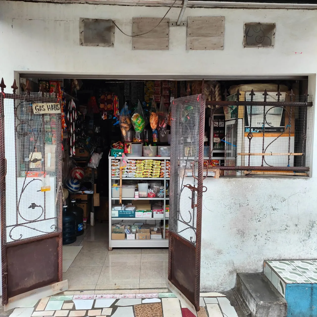 Warung TANGGUH