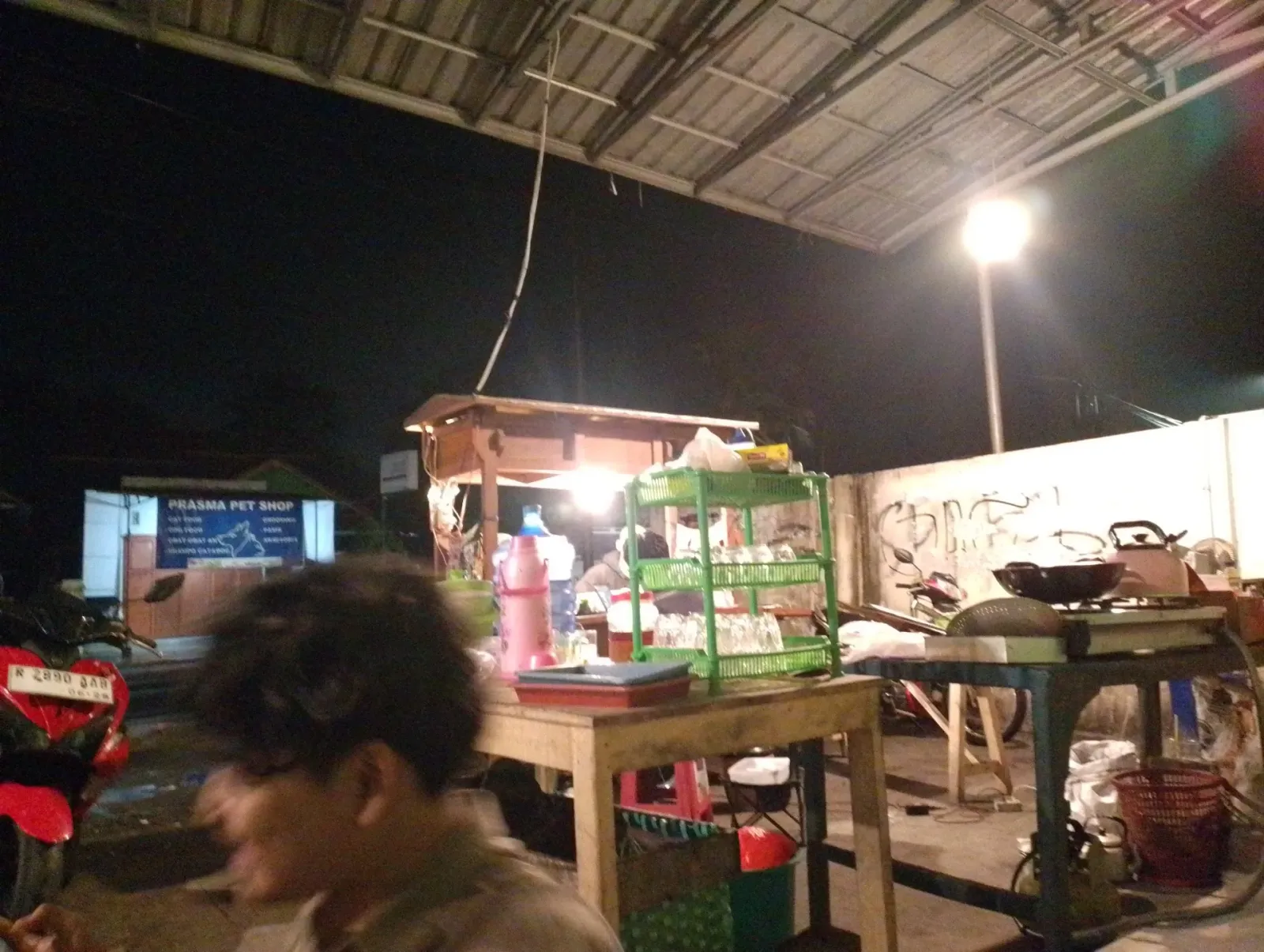 Warung Tikum