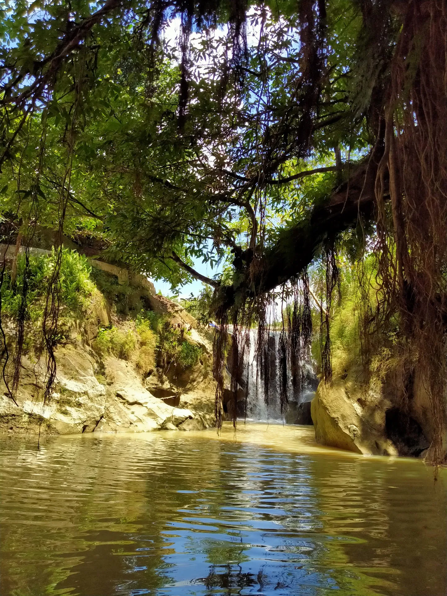 Wisata Curug Tunggul Naga jambusari