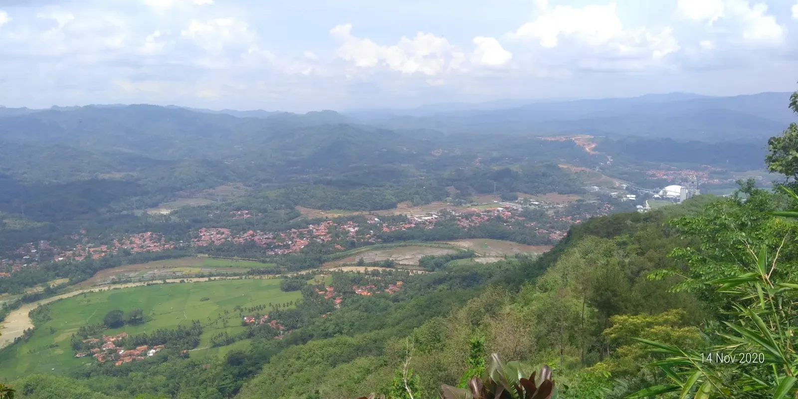 Wisata Gunung Putri ( ꦒꦸꦤꦸꦁ ꦥꦸꦠꦿꦶ )
