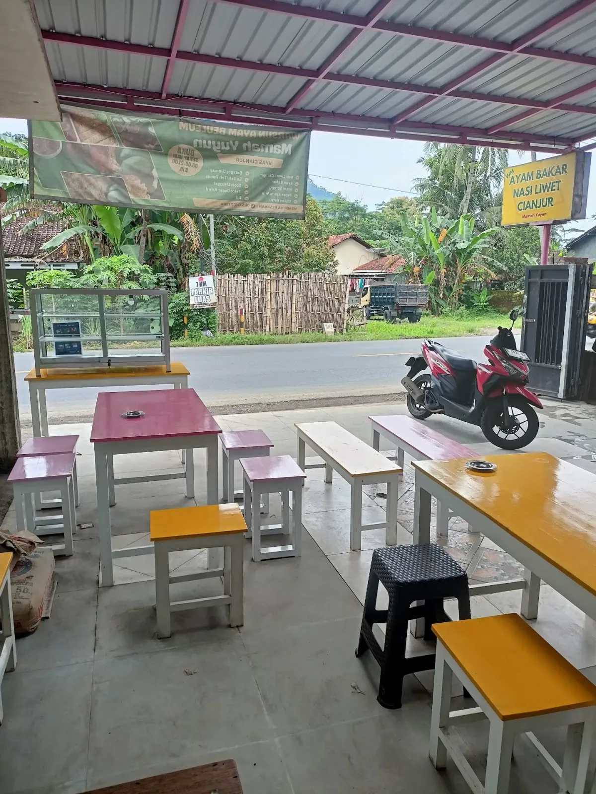 WM Nasi Liwet&Ayam Bakar Mamah Yuyun Cianjur