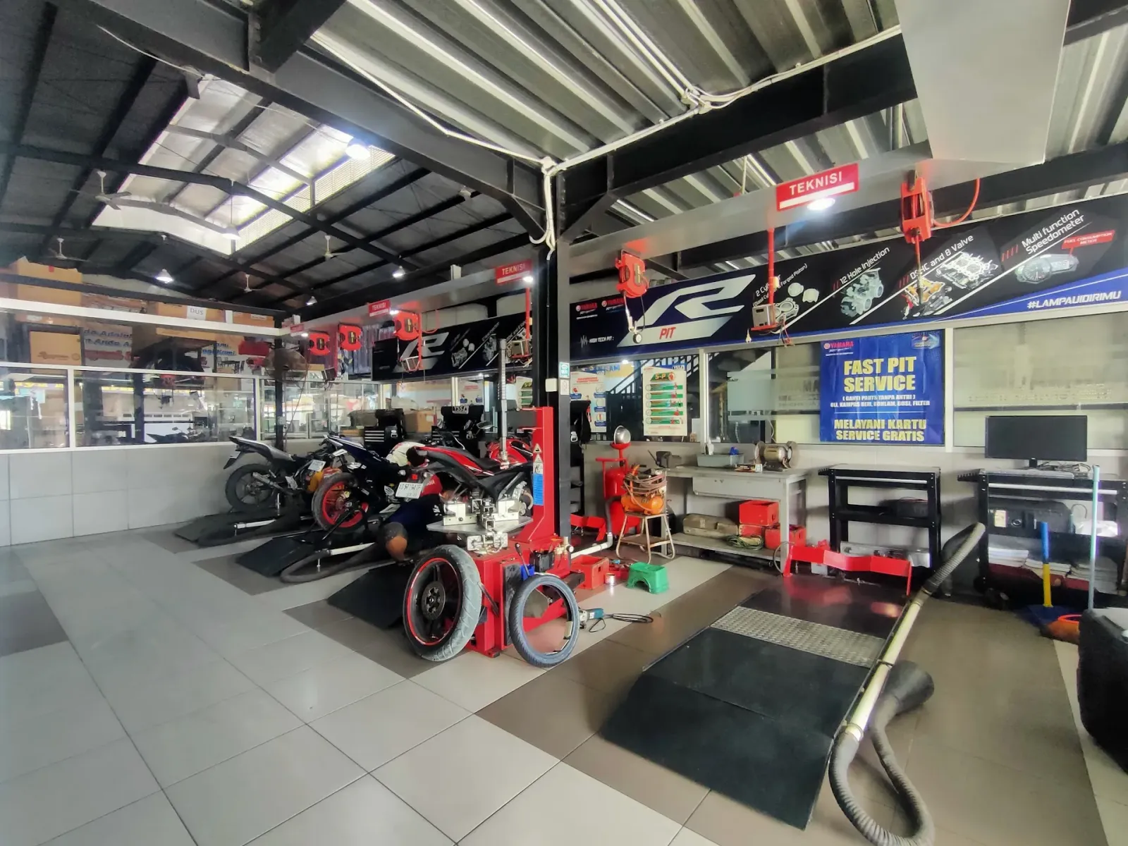 YAMAHA MERPATI MOTOR