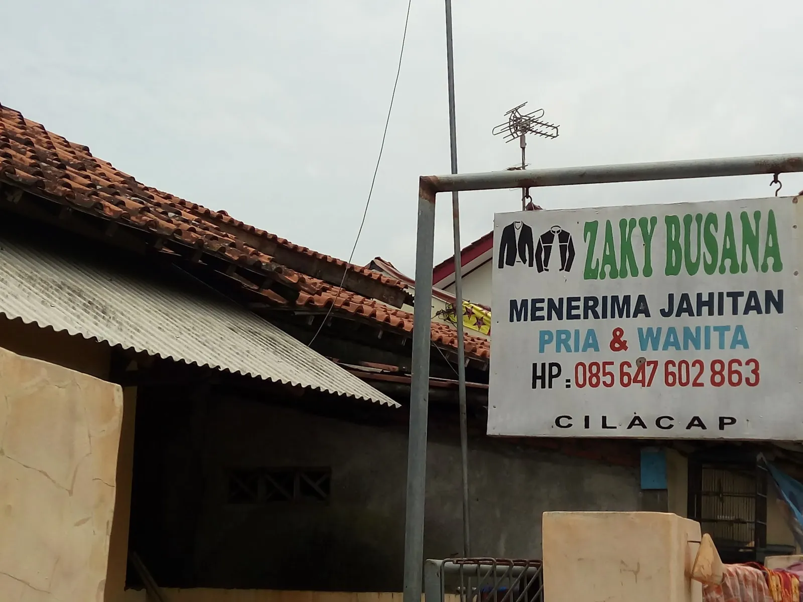 Zaky Busana