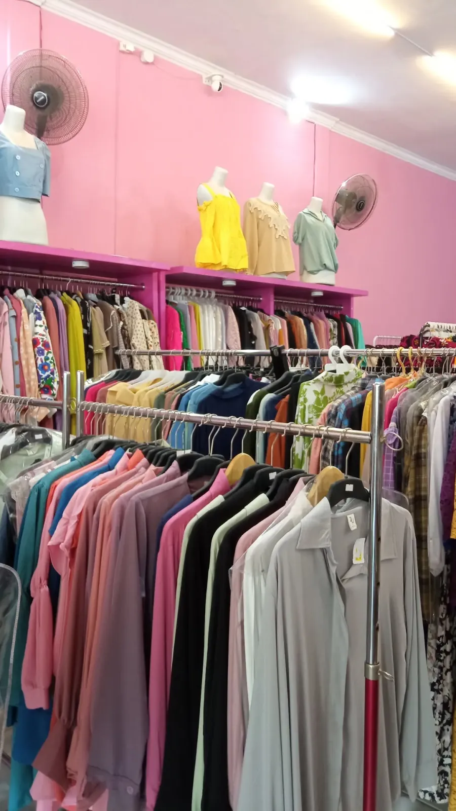 ZORA BOUTIQUE STORE