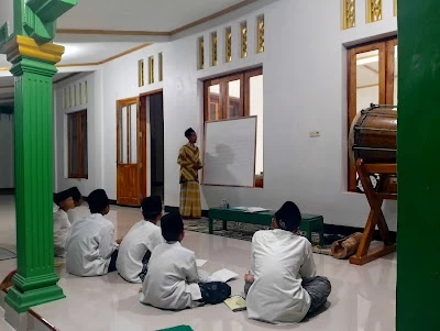 Pondok Pesantren Nahdlatut Talamidz Jombor