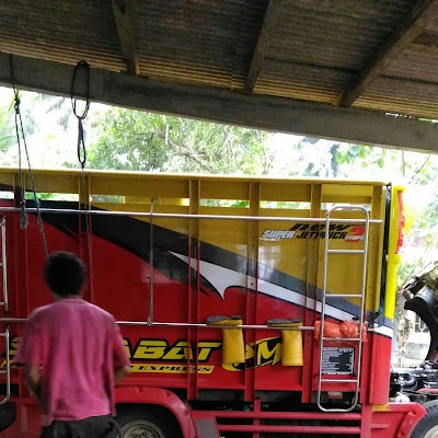 KENZ GARAGE (bengkel kaki-kaki mobil dan truck)