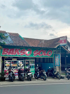MIE AYAM & BAKSO PUTRI SOLO (ASLI SOLO)