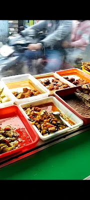 Warung nasi rames dan gorengan UMKM UMP